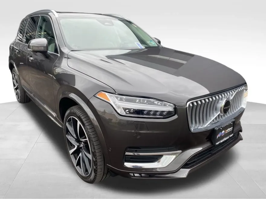2023 Volvo XC90 AWD Plus photo 1