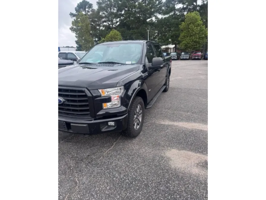 2017 Ford F-150 XLT photo 1