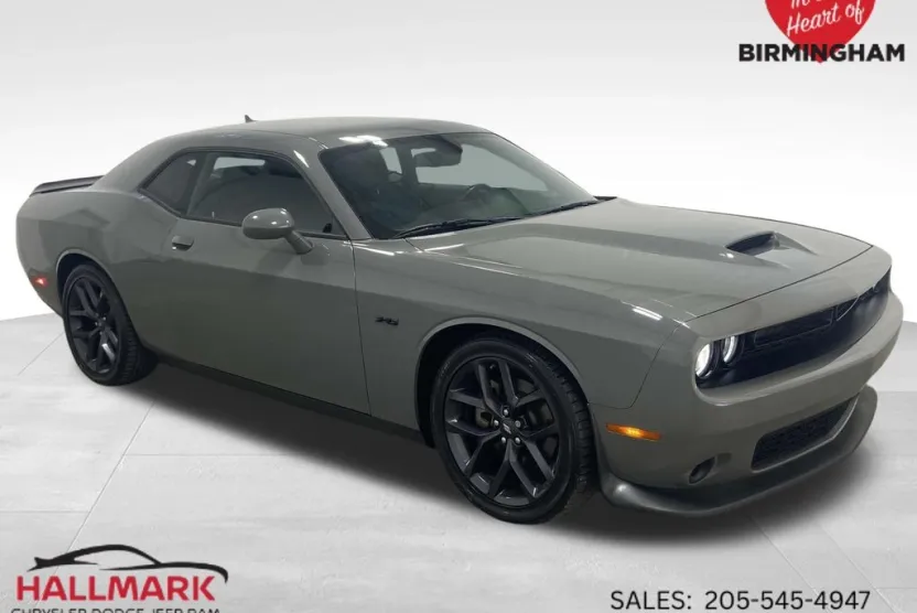 2023 Dodge Challenger R/T photo 1
