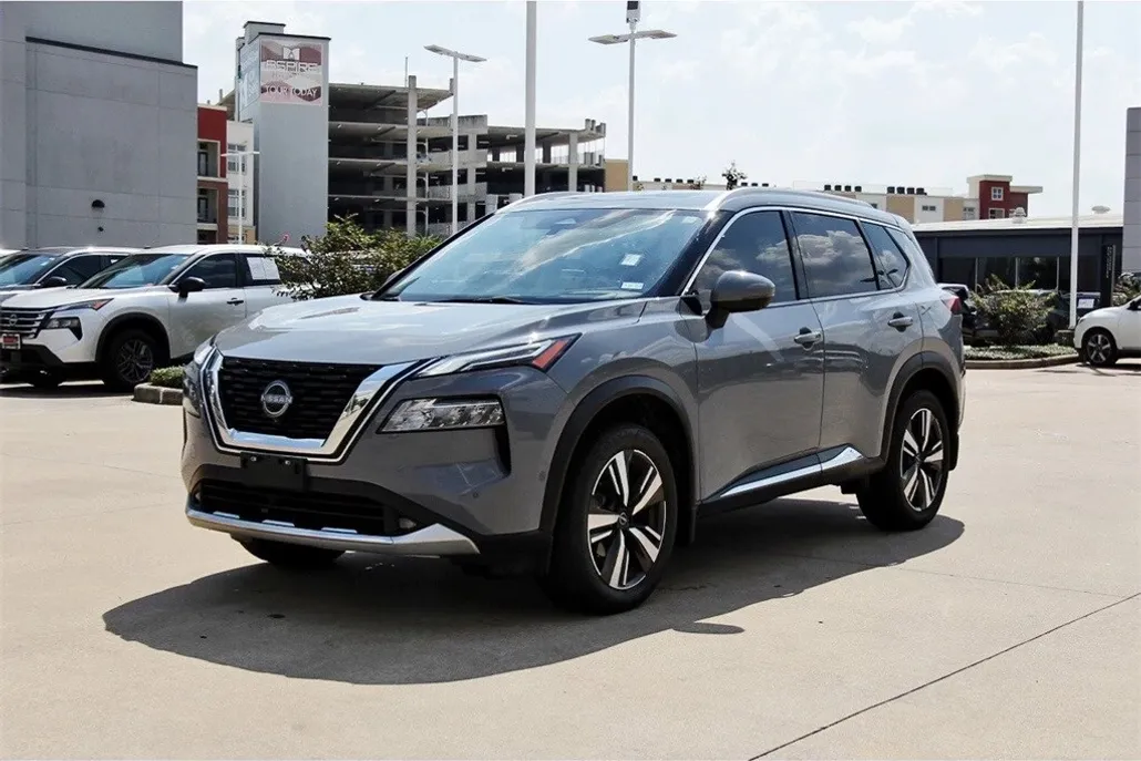 2022 Nissan Rogue Platinum photo 1