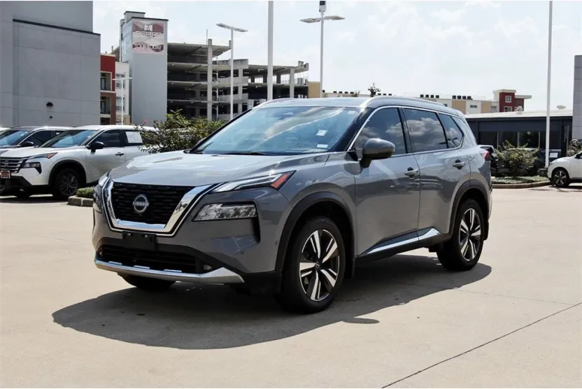 2022 Nissan Rogue Platinum photo 1