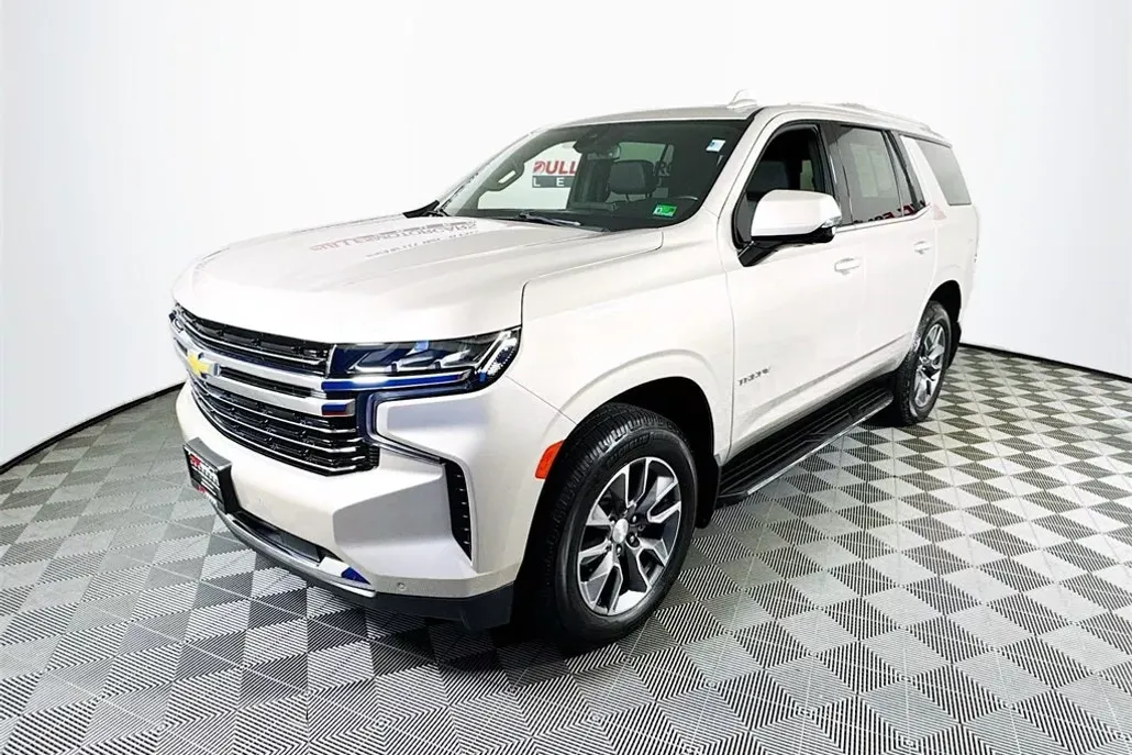 2022 Chevrolet Tahoe LT photo 1