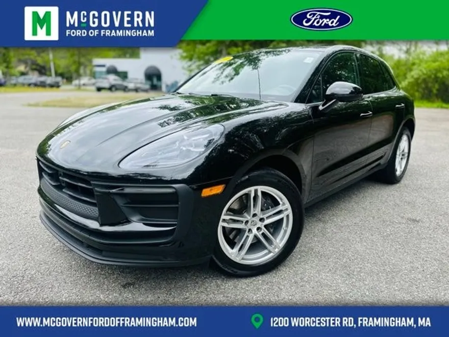 2023 Porsche Macan Base photo 1