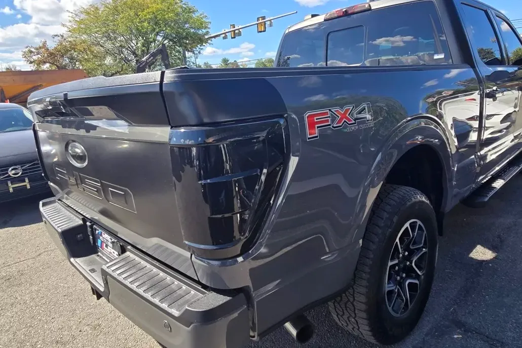 2021 Ford F-150 Lariat photo 1