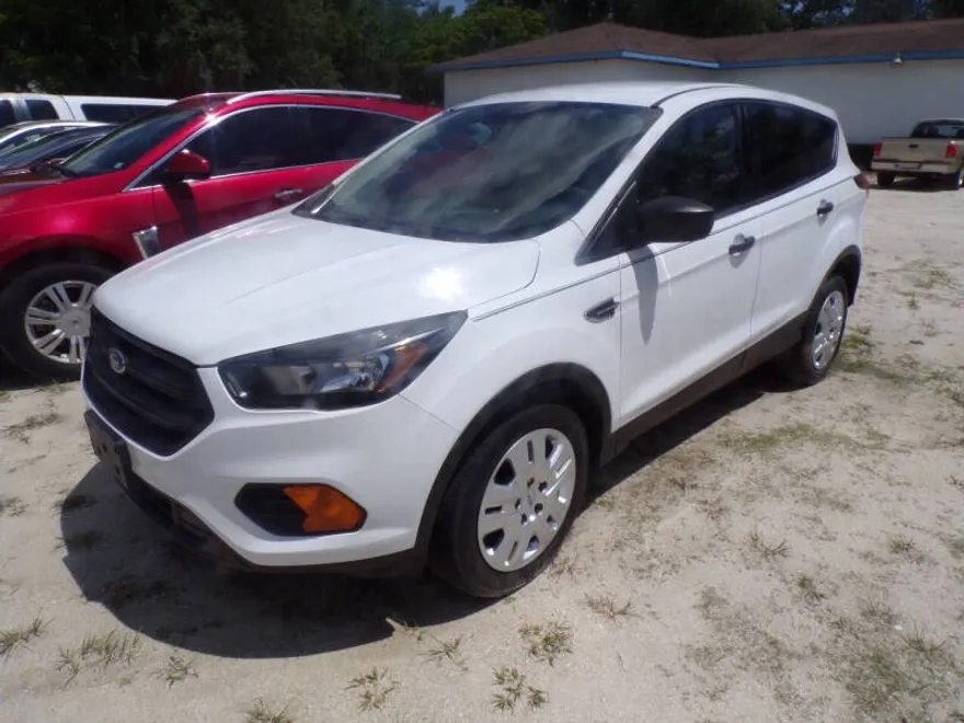 2019 Ford Escape S photo 1