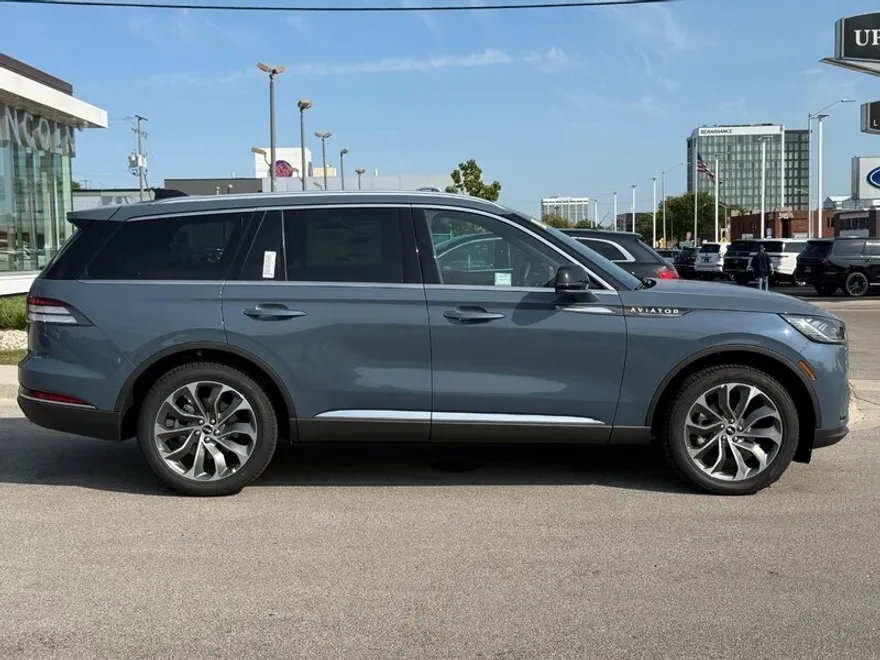 2025 Lincoln Aviator Reserve photo 1