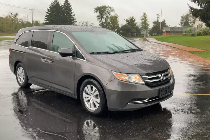 2016 Honda Odyssey EX-L photo 1