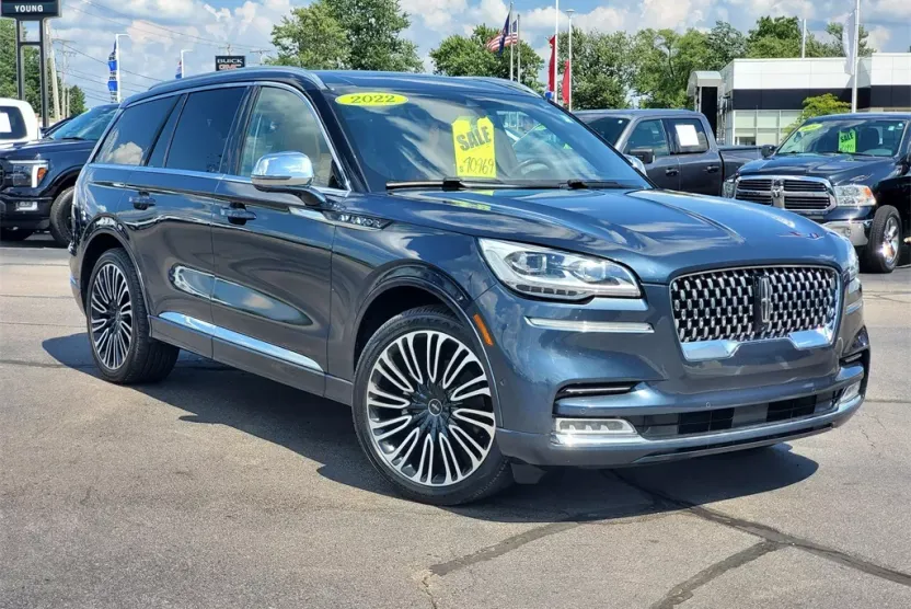 2022 Lincoln Aviator Black Label photo 1