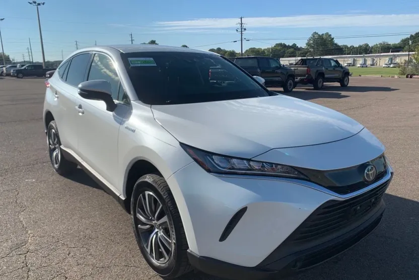 2021 Toyota Venza LE photo 1