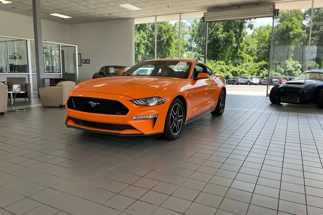 2021 Ford Mustang GT photo 1