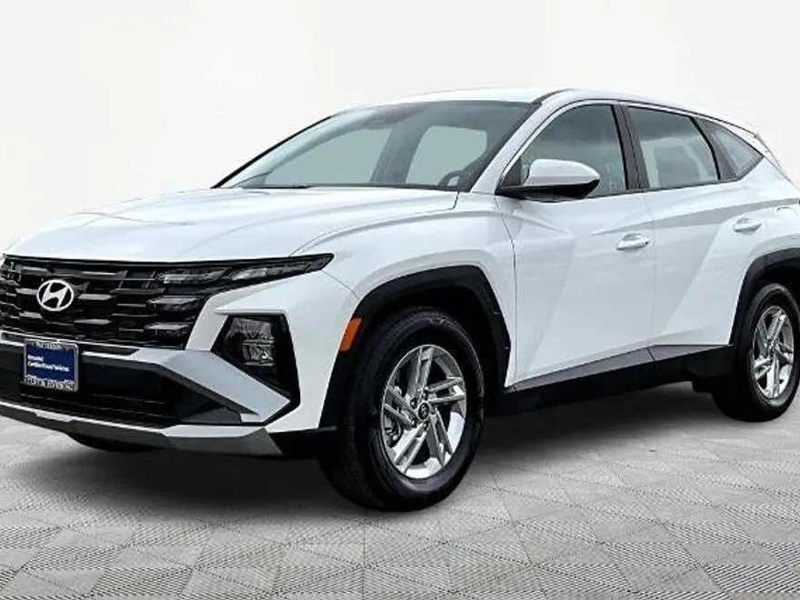 2025 Hyundai Tucson SE photo 1