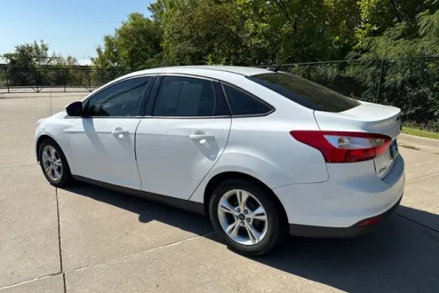 2014 Ford Focus SE photo 3