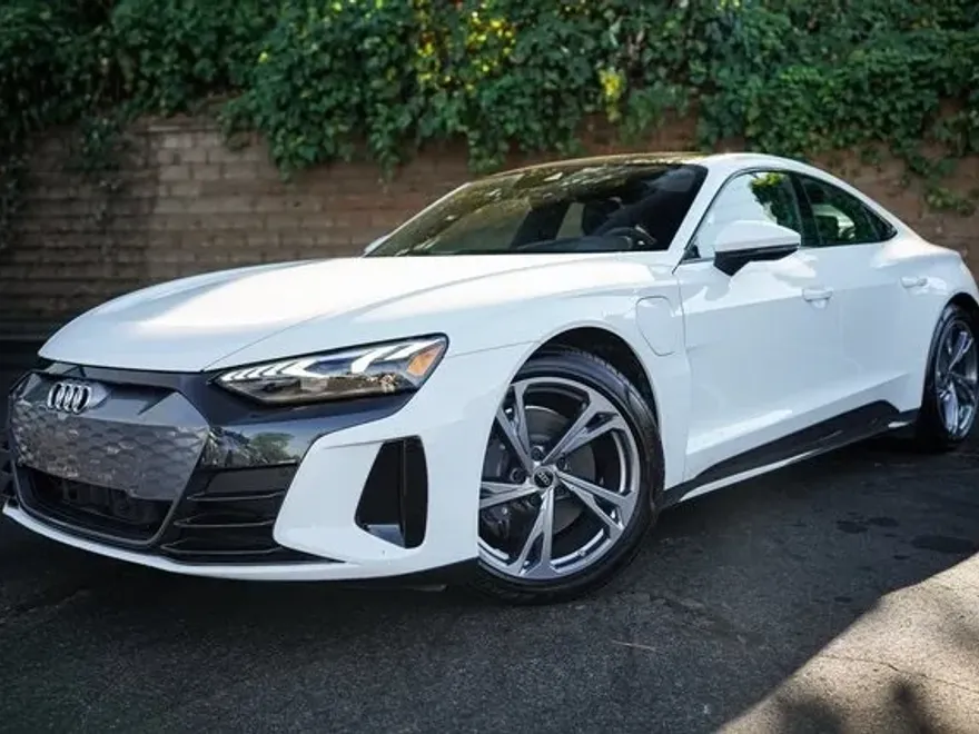 2022 Audi e-tron GT Premium Plus photo 1