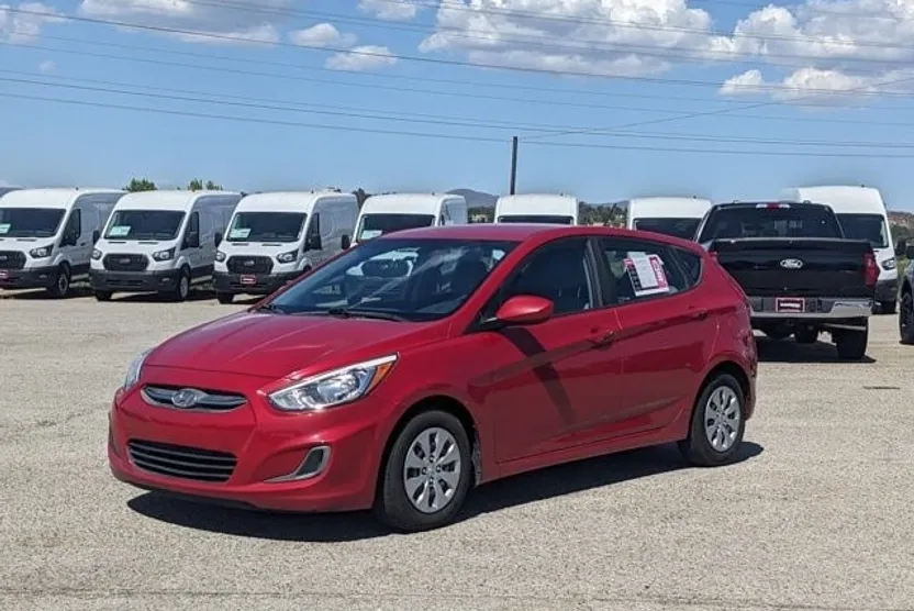 2017 Hyundai Accent SE photo 1