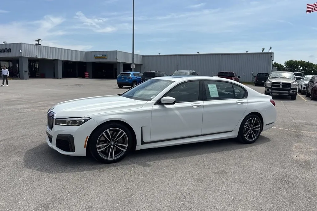 2020 Bmw 750i xDrive Sedan photo 1