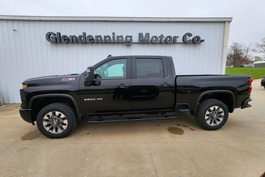 2025 Chevrolet Silverado 2500HD Custom photo 1