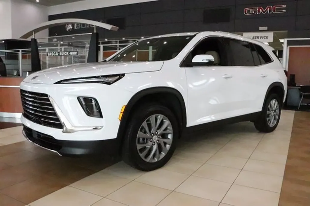 2025 Buick Enclave Preferred photo 1