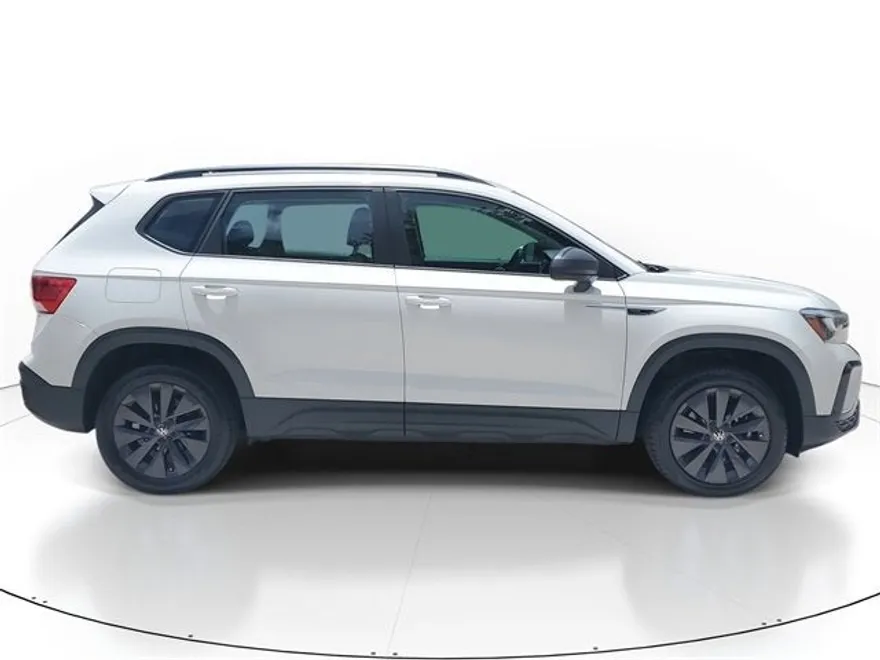 2024 Volkswagen Taos S photo 1