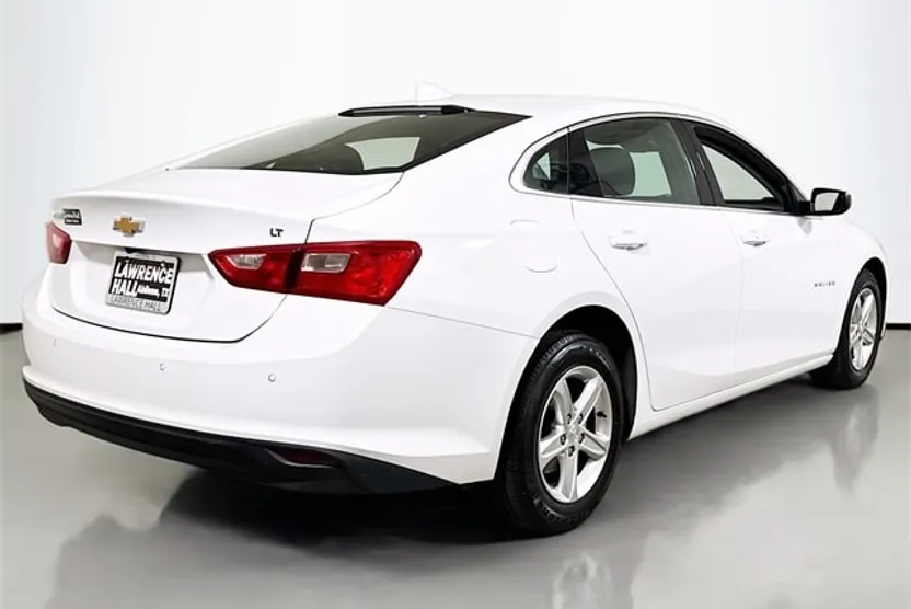 2024 Chevrolet Malibu 1LT photo 1