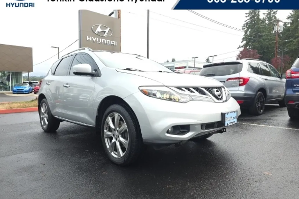 2013 Nissan Murano LE photo 1