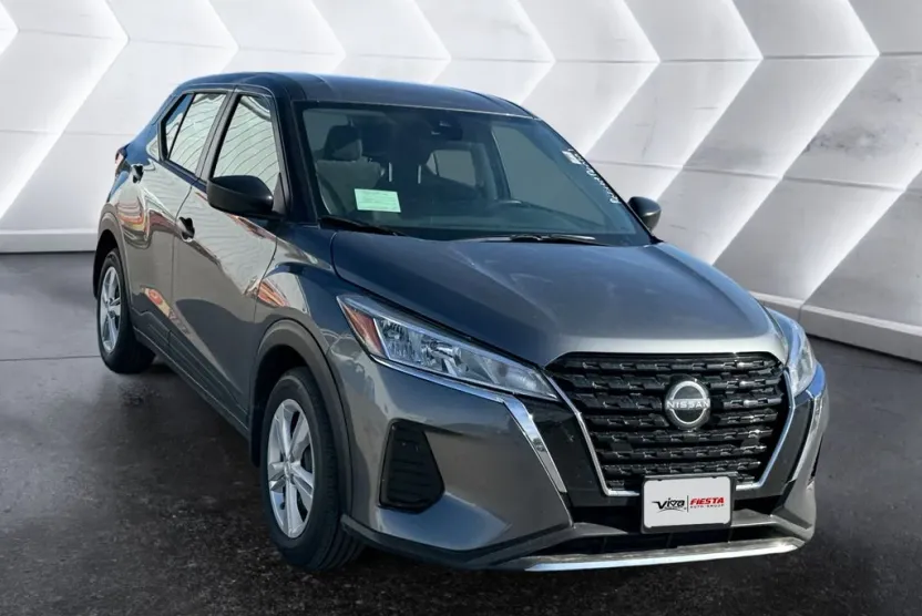 2025 Nissan Kicks Play S photo 1