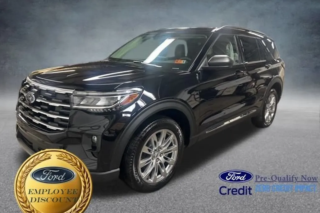 2025 Ford Explorer photo 1