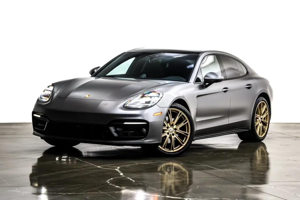 2023 Porsche Panamera 4 Platinum photo 1