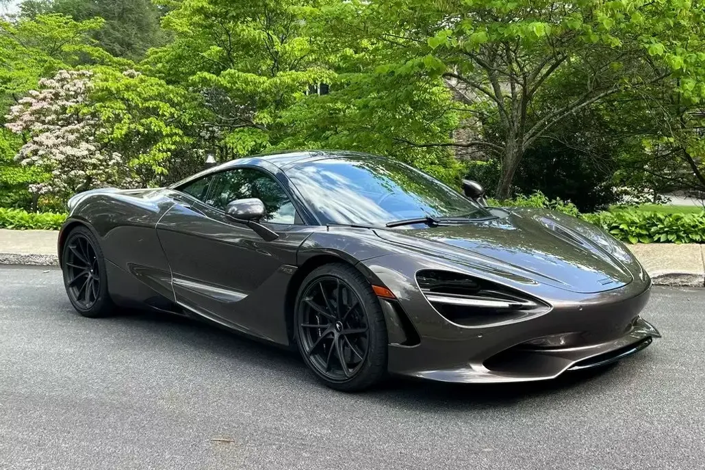 2024 Mclaren 750S Coupe photo 1