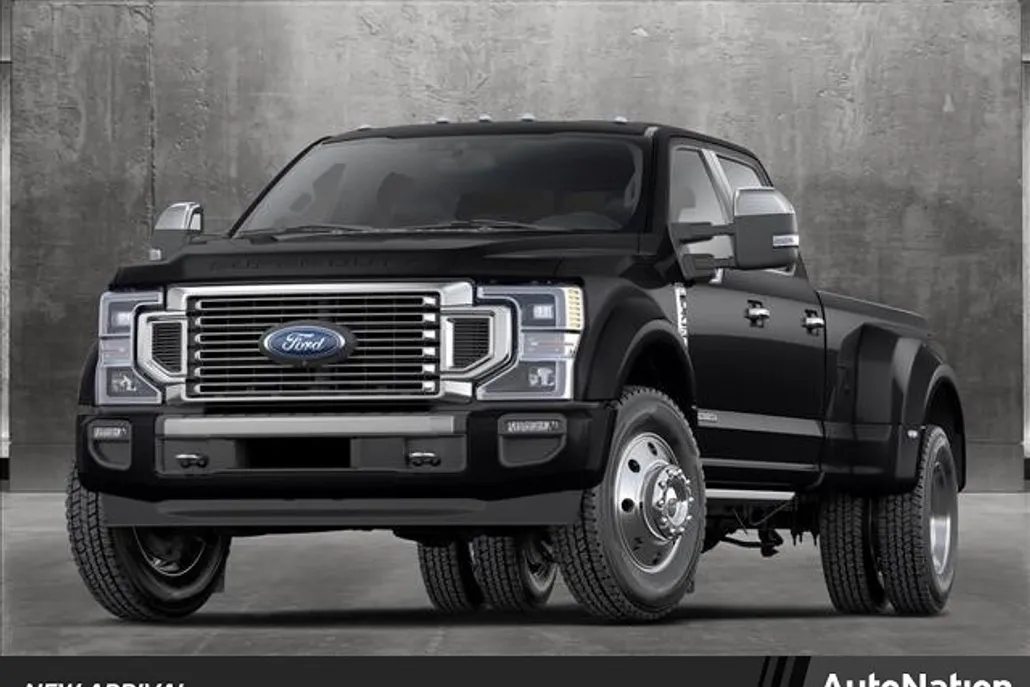 2025 Ford F-450 Platinum photo 1