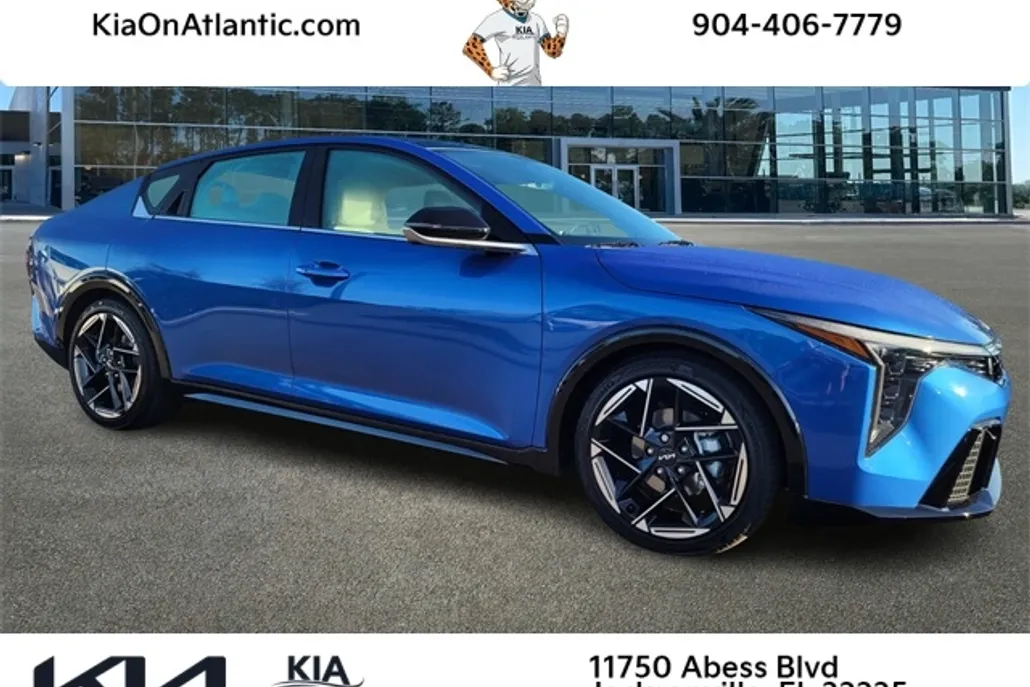 2025 Kia K4 GT-Line photo 1