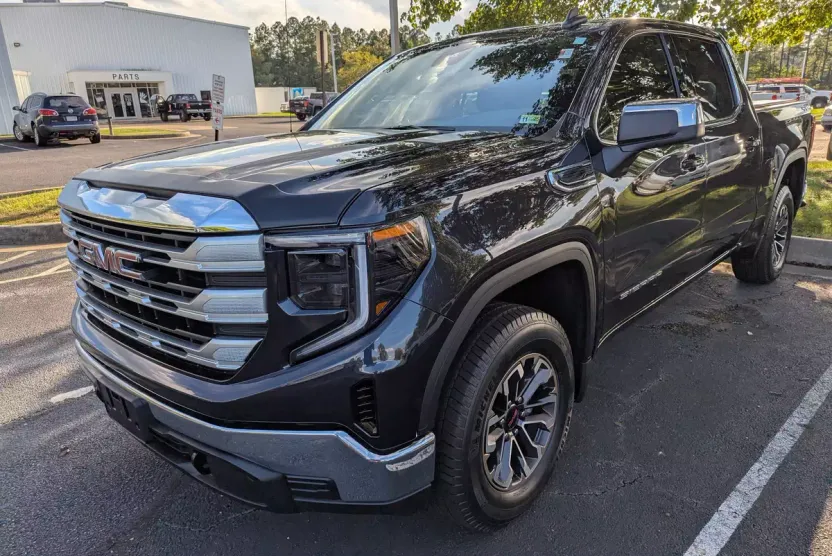 2022 Gmc Sierra 1500 SLE photo 1