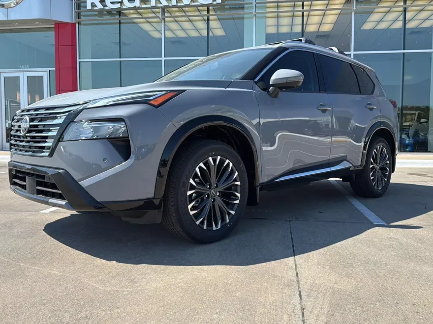 2025 Nissan Rogue Platinum photo 1
