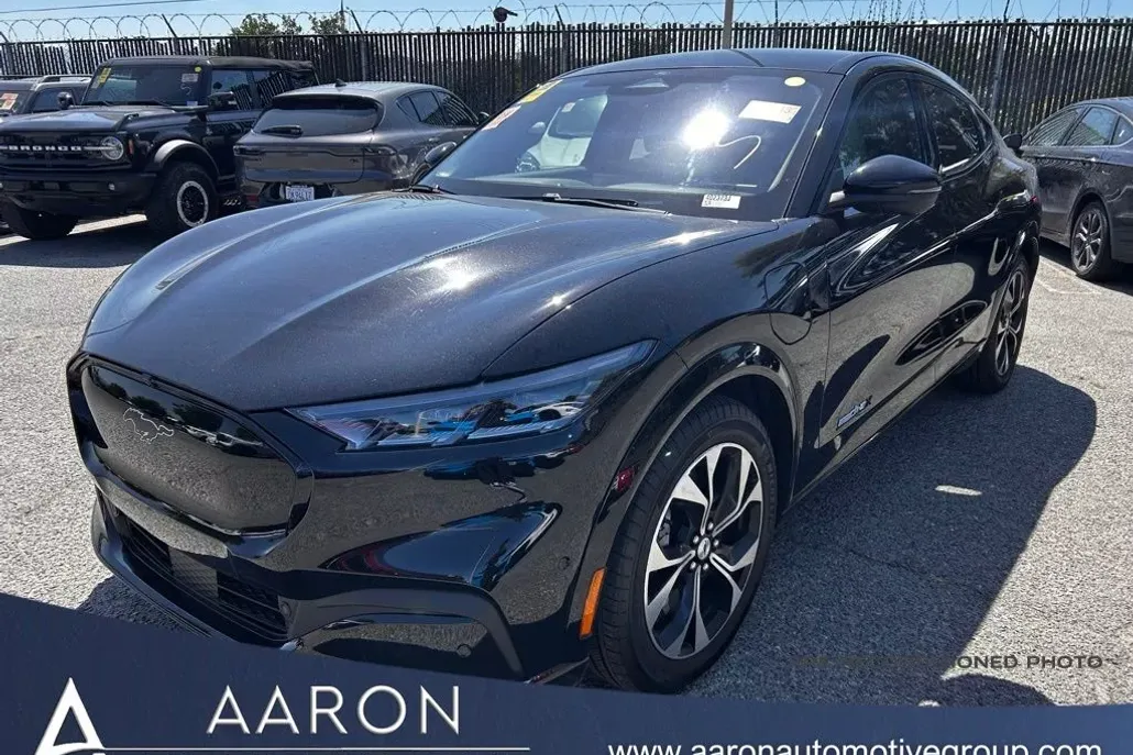 2023 Ford Mustang Mach-E Premium photo 1