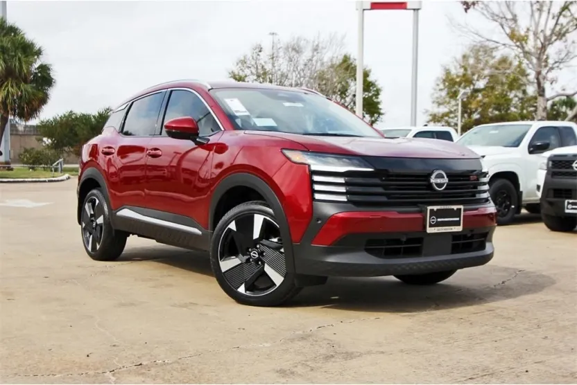 2025 Nissan Kicks SR photo 1