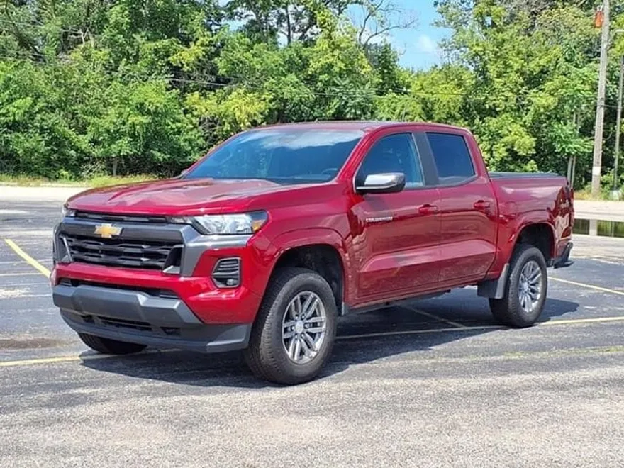 2023 Chevrolet Colorado LT photo 1