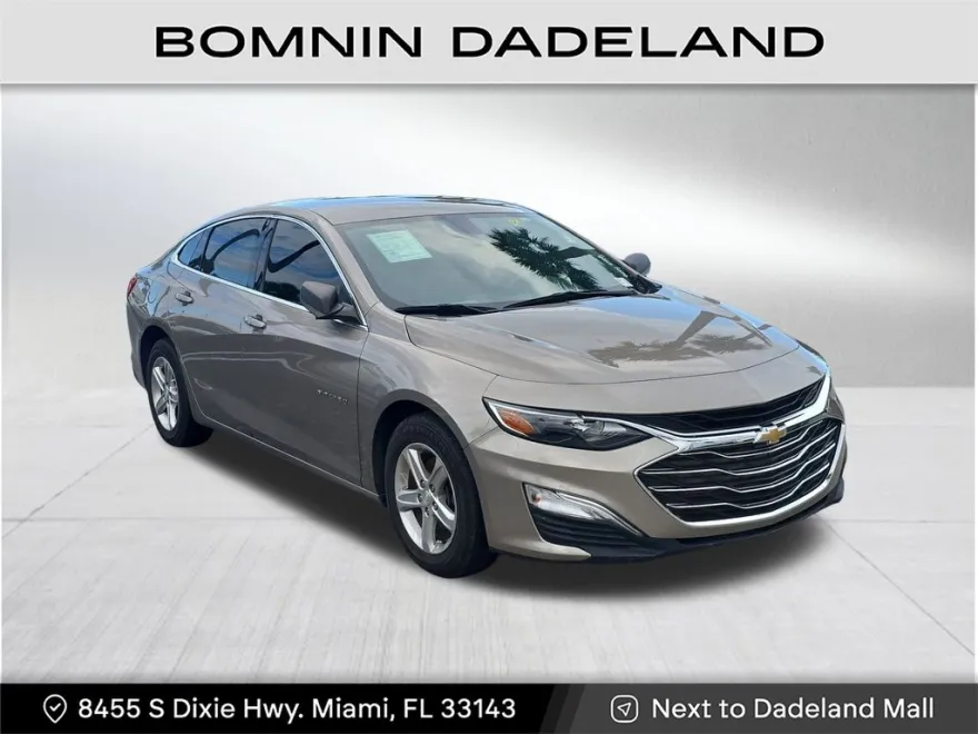 2022 Chevrolet Malibu LS photo 1