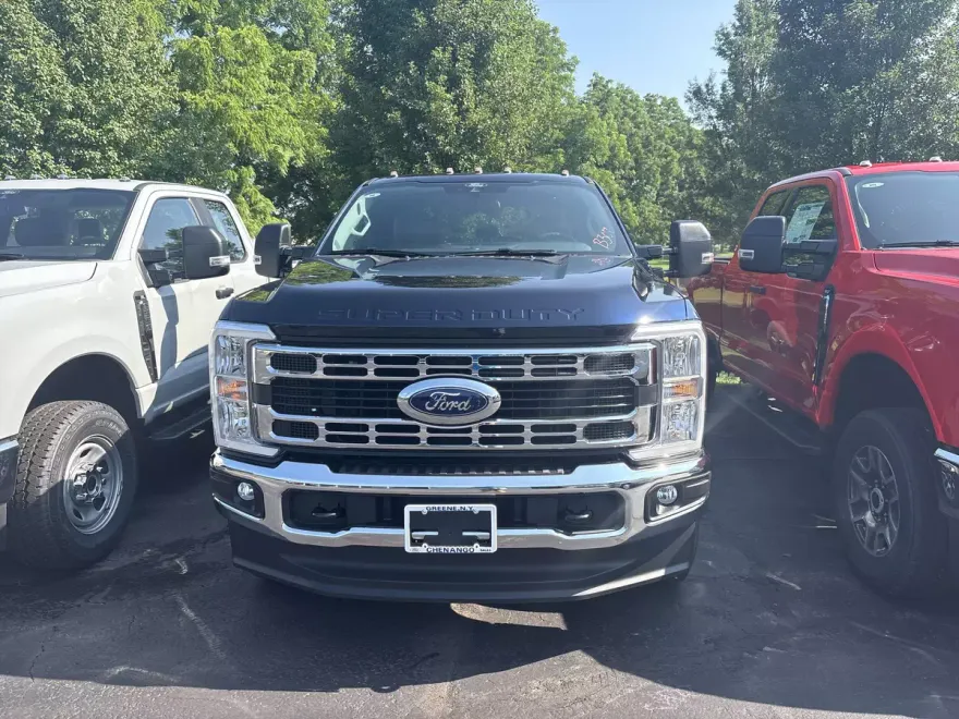 2025 Ford F-250 XLT photo 1