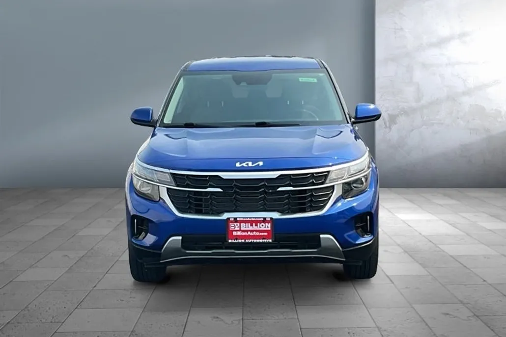 2024 Kia Seltos LX photo 1