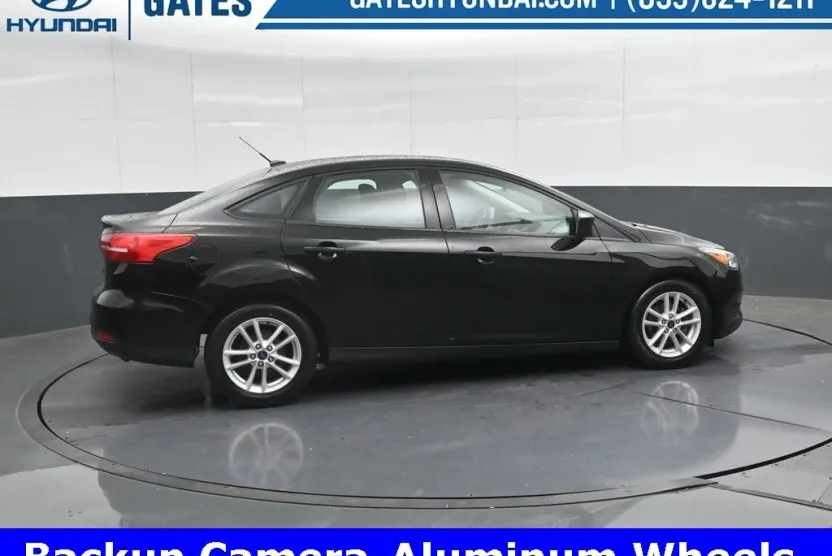 2018 Ford Focus SE photo 1