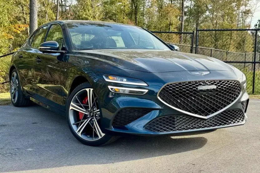 2025 Genesis G70 3.3T Sport Prestige photo 1