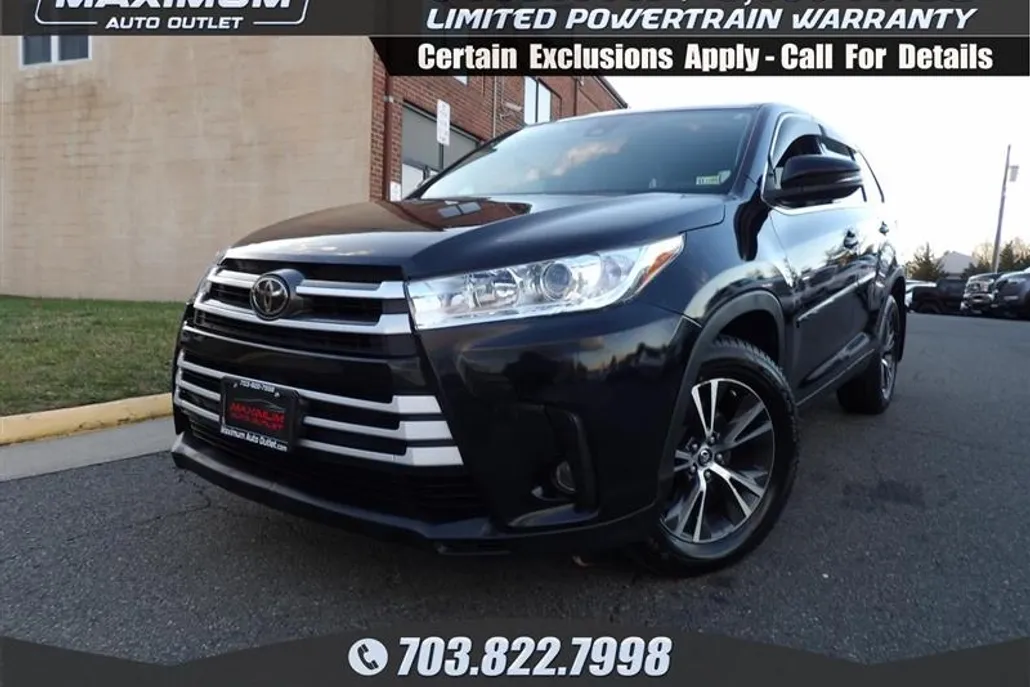 2019 Toyota Highlander LE photo 1