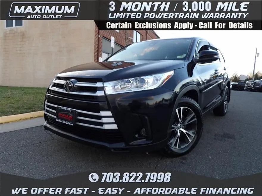 2019 Toyota Highlander LE photo 1