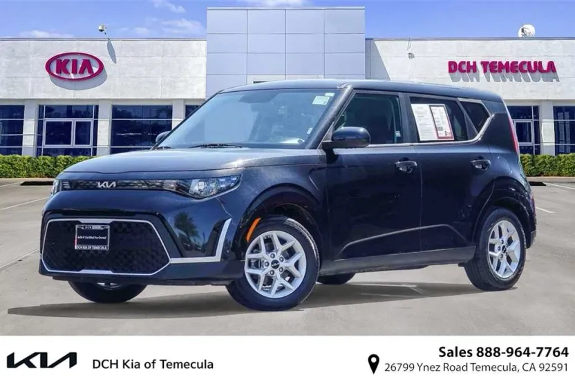 2023 Kia Soul LX photo 1