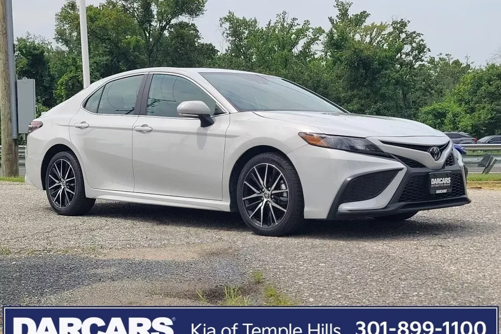 2023 Toyota Camry SE photo 1