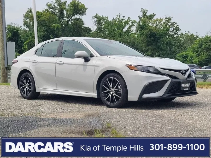 2023 Toyota Camry SE photo 1