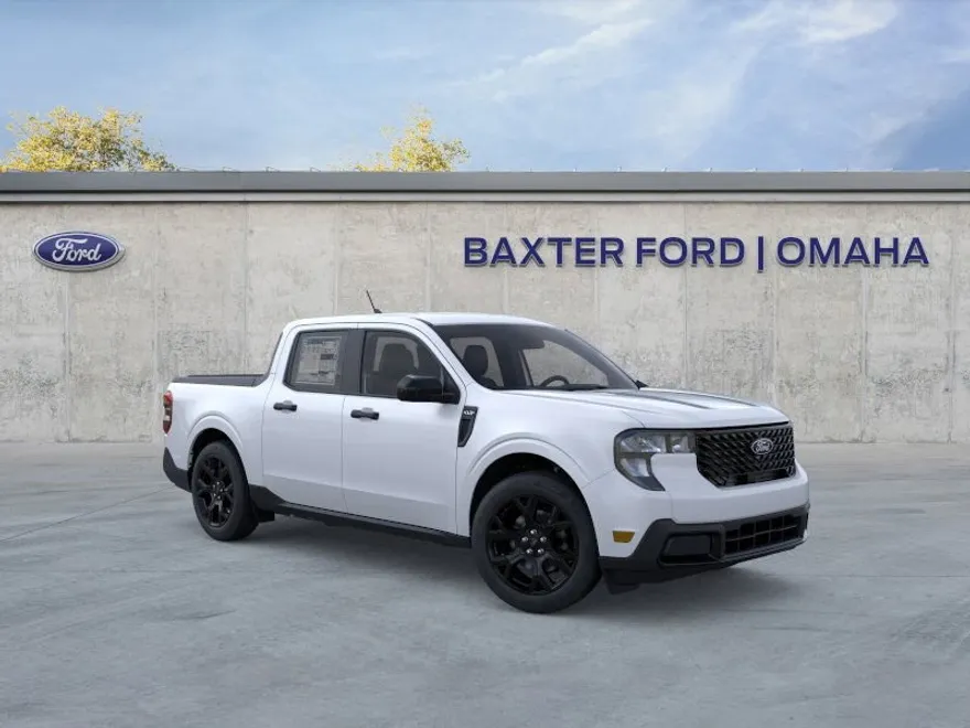 2025 Ford Maverick XLT photo 1