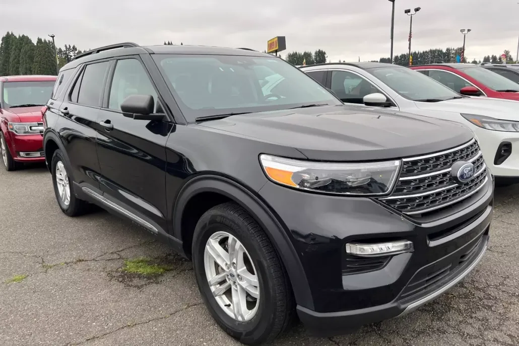 2023 Ford Explorer XLT photo 1