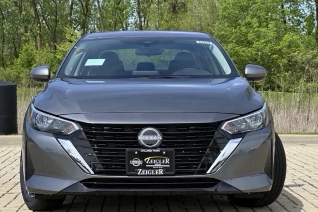 2025 Nissan Sentra SV photo 1