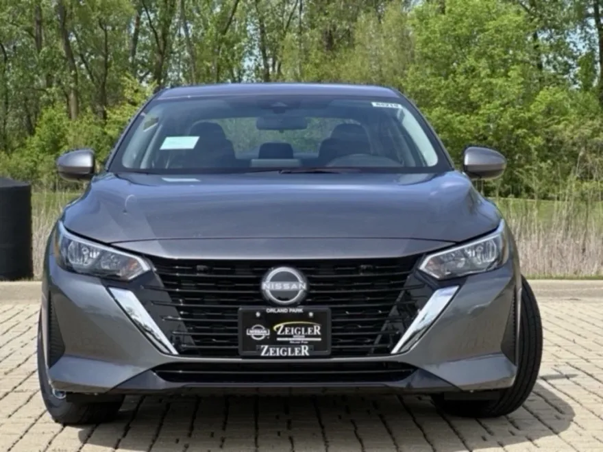 2025 Nissan Sentra SV photo 1