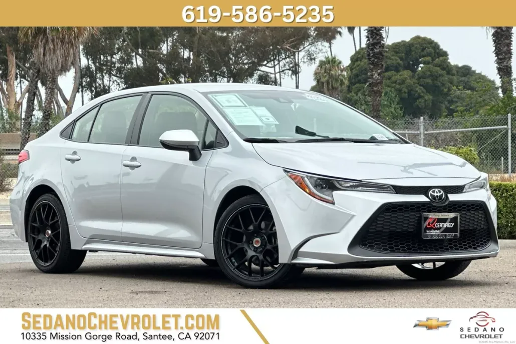 2022 Toyota Corolla LE photo 1